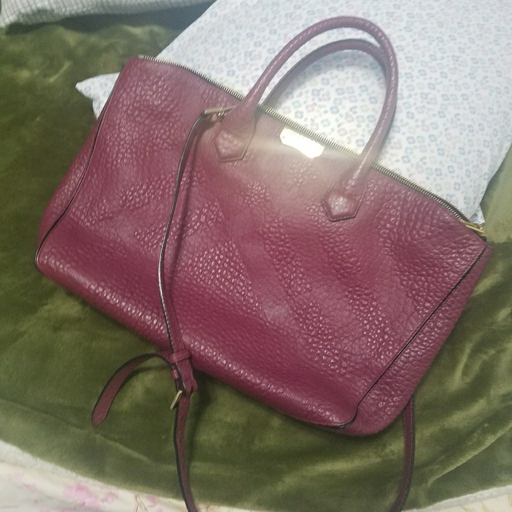 Burberry tote in dark pink